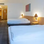 Hotel Novotel West