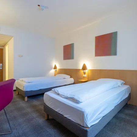 Hotel Novotel West