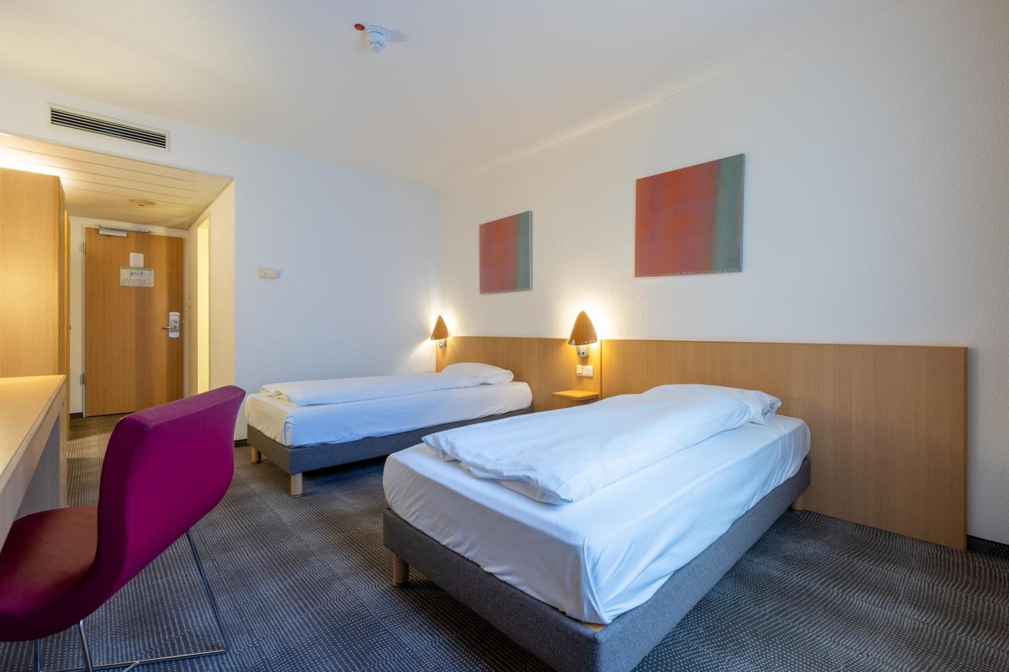 Hotel Novotel West