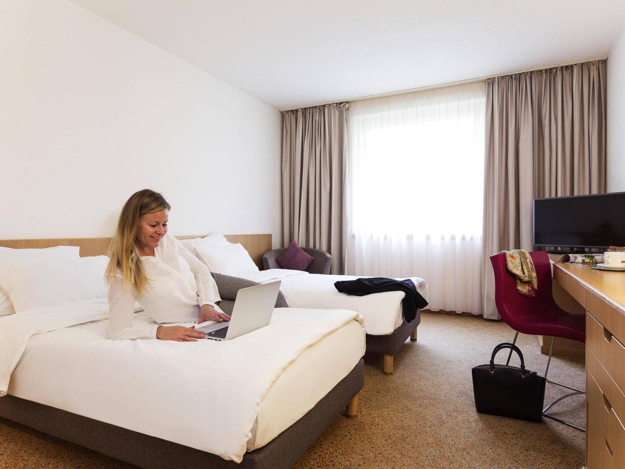 Novotel West Hotel 4*