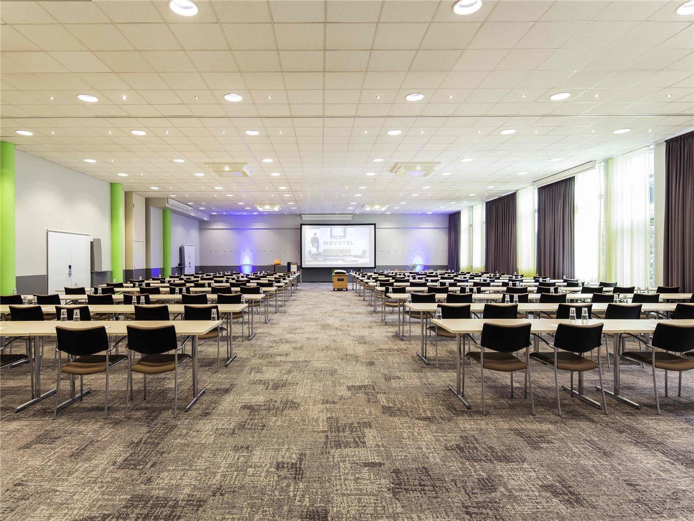 Hotel Novotel West 4*