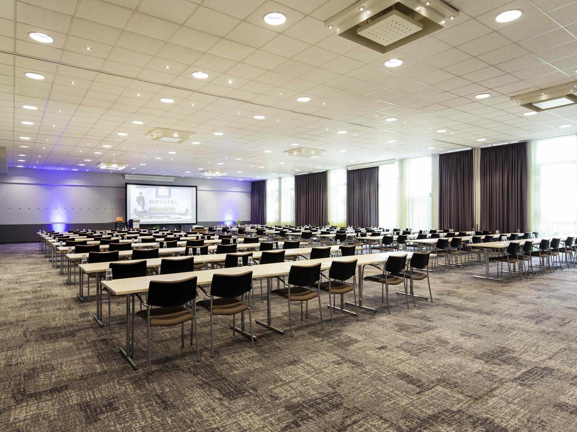 Novotel West 4*