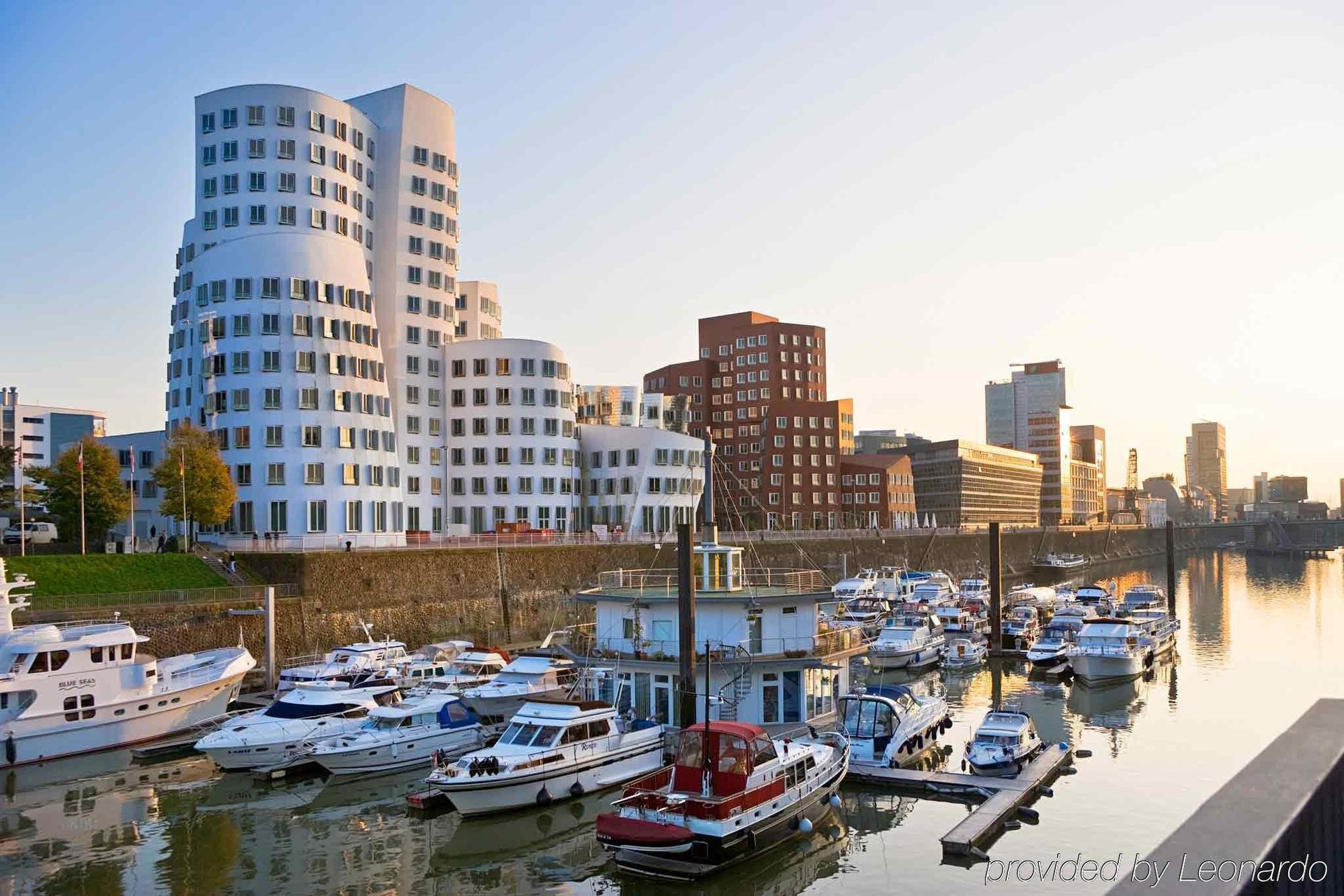 Novotel West Hotel 4*